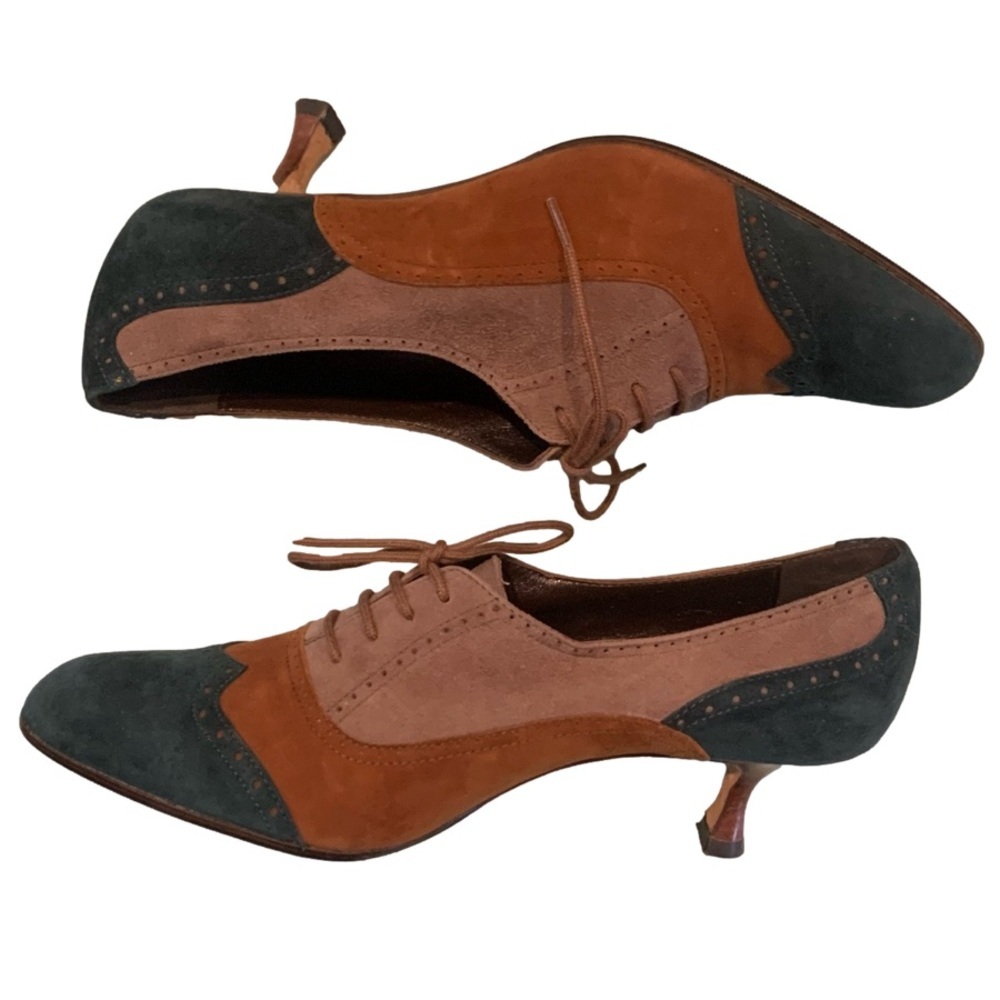 Manolo Blahnik Brown, Tan & Dark Green Suede Lace-Up Kitten Heel Oxfords - Picture 2 of 8